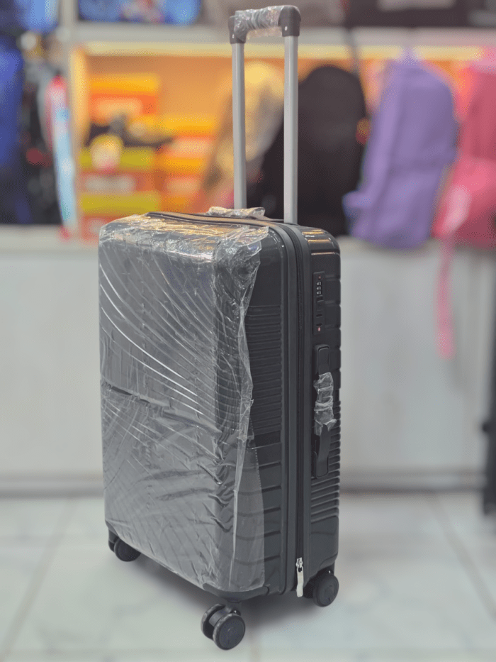 Rubber Medium Travel Suitcase – 20kg Capacity, Unbreakable Shell, 360 ...